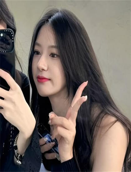 深入探讨：超级富豪异乡人的视觉特效与美术设计——带你了解不为人知的细节