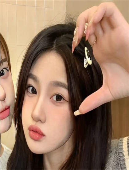 《戴茜克洛弗的内心》媒体精准评价：主流媒体观点与专业影评解读